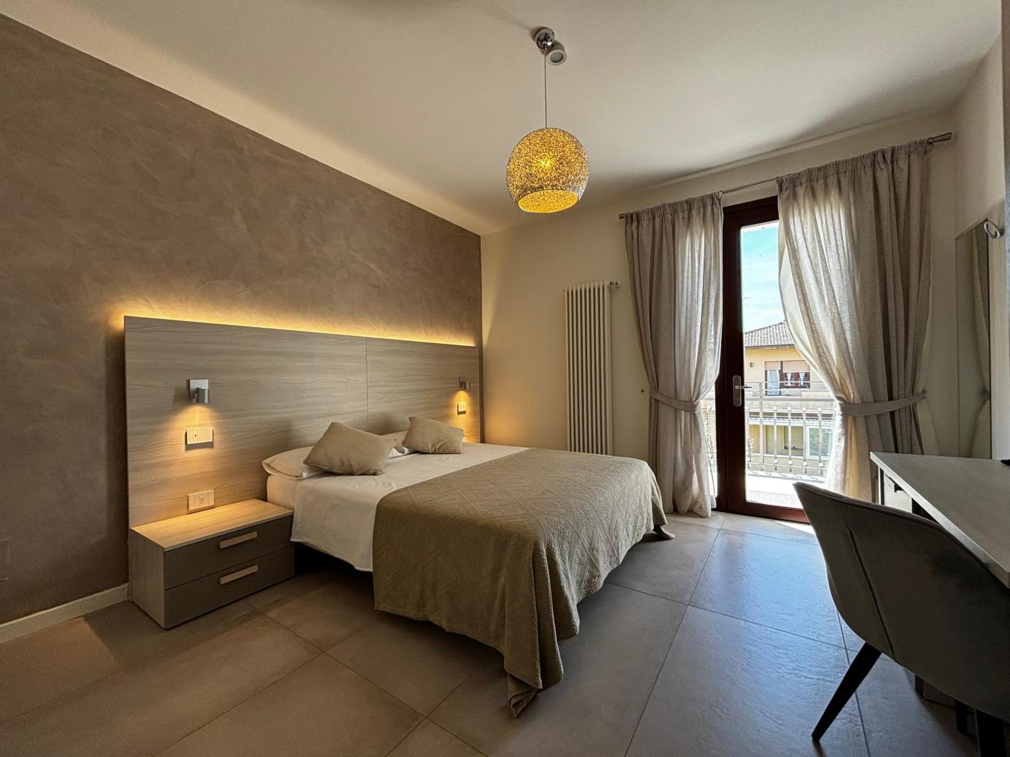 Villa Elena Desenzano del Garda Buitenkant foto