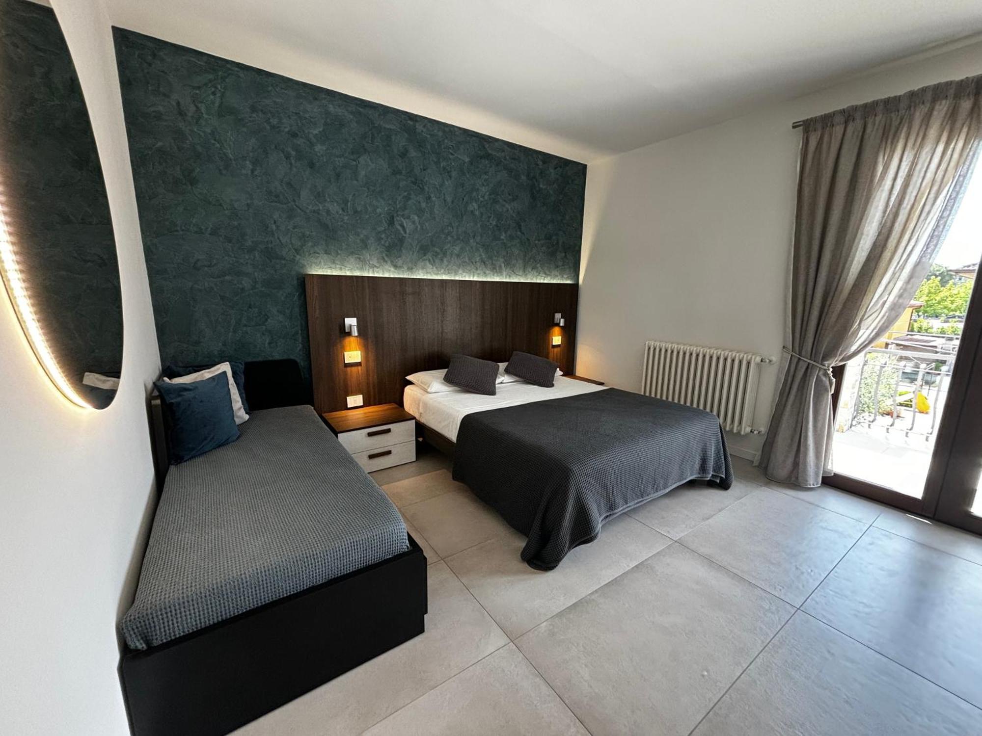 Villa Elena Desenzano del Garda Buitenkant foto